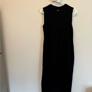 Black Sleeveless Dress